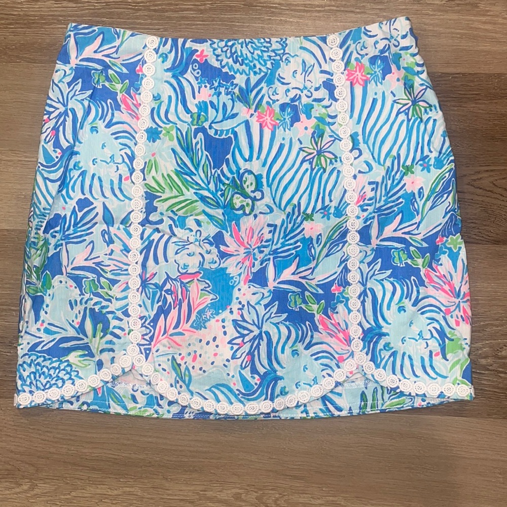 Sold Lilly Pulitzer skort size 2